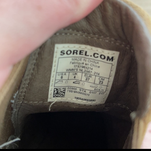 NWOT SOREL Booties - Picture 2 of 7